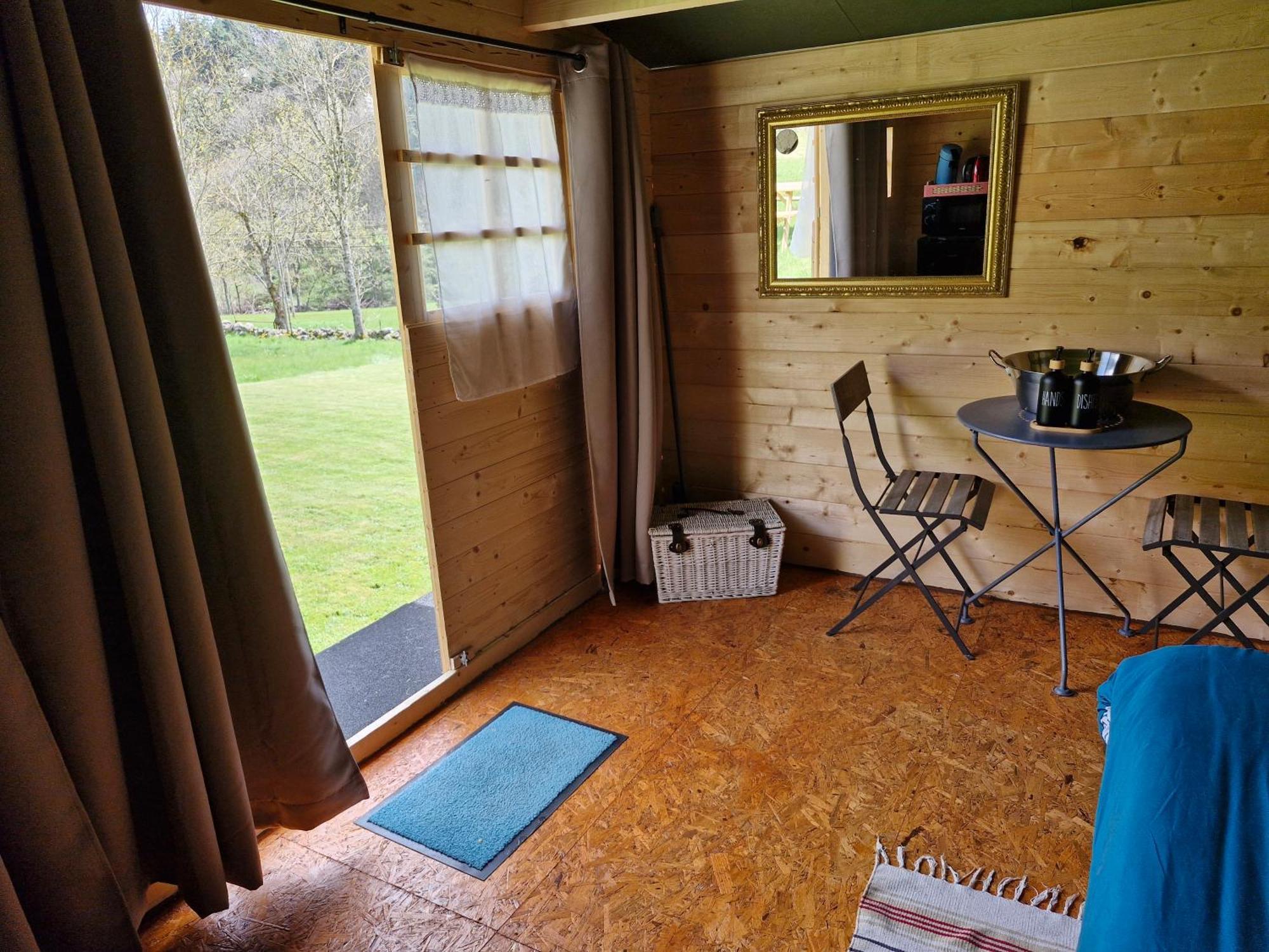 Saint-Julien-Boutieres La Cabane Des Lucioles חדר תמונה